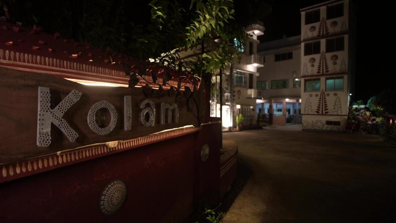 Hotel Kolam ชานตี นิเคทัน ภายนอก รูปภาพ