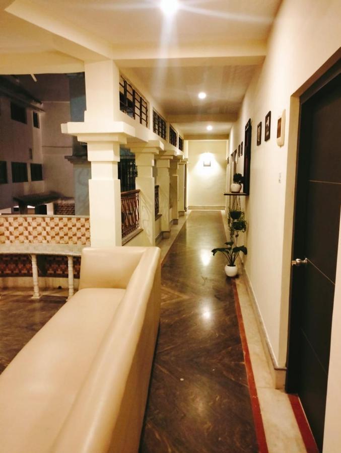 Hotel Kolam ชานตี นิเคทัน ภายนอก รูปภาพ