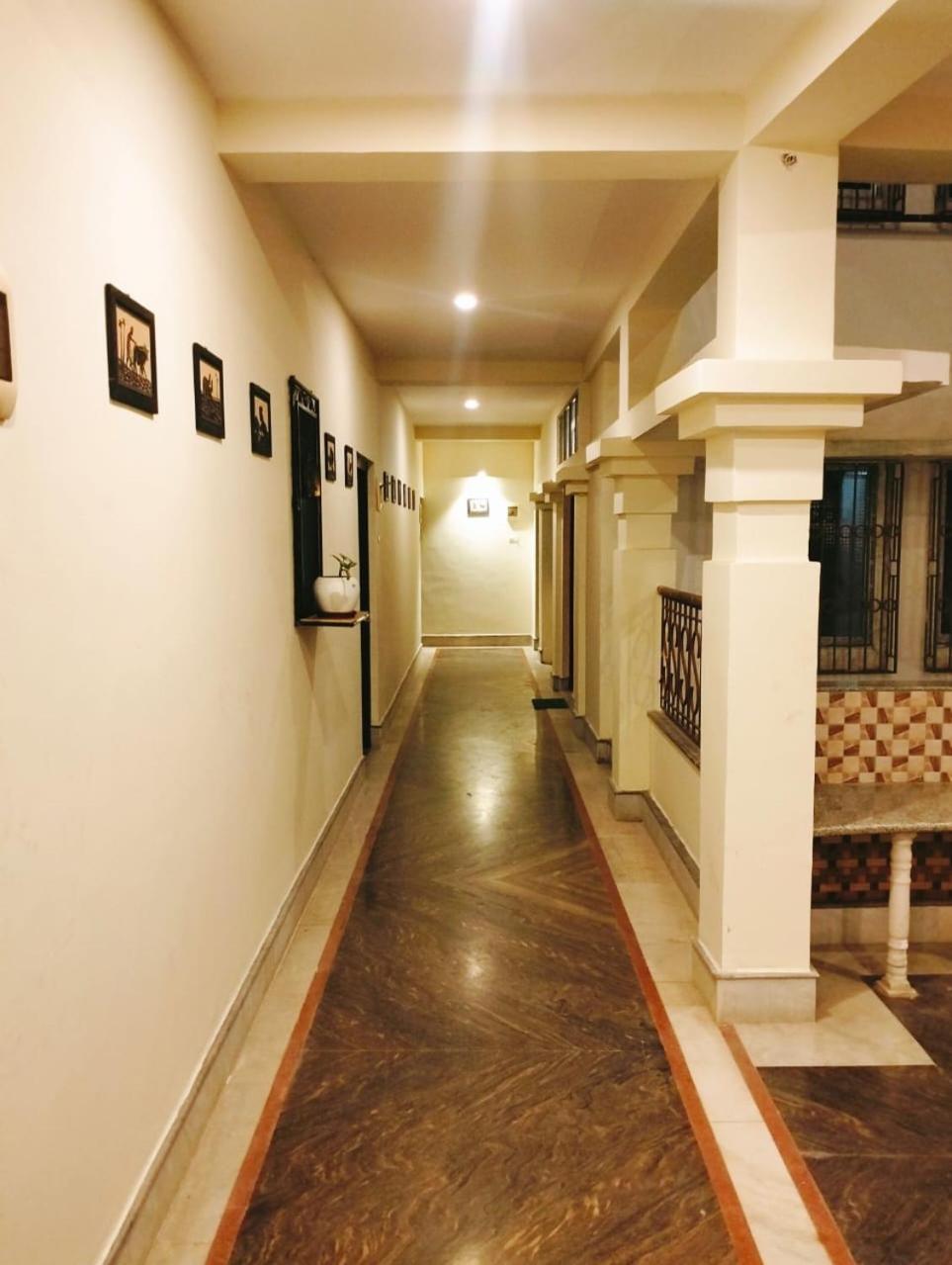 Hotel Kolam ชานตี นิเคทัน ภายนอก รูปภาพ