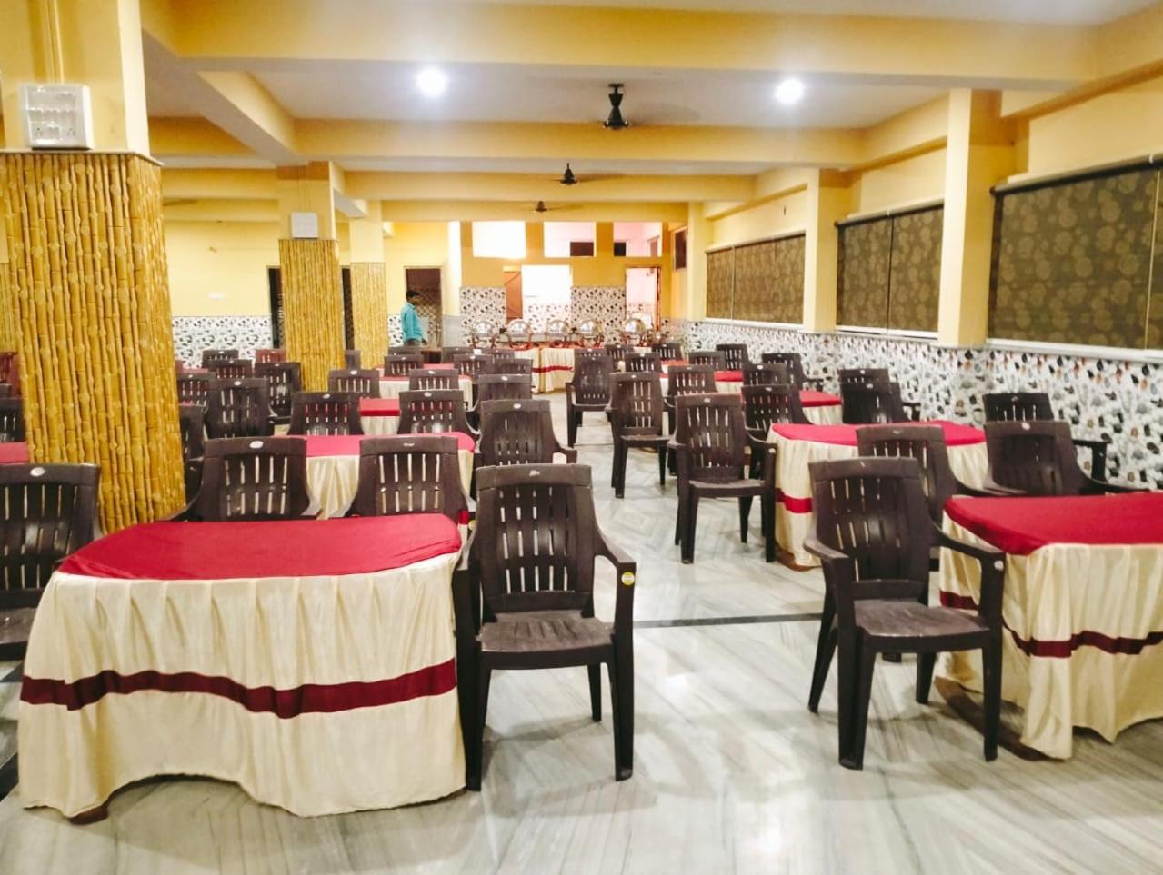 Hotel Kolam ชานตี นิเคทัน ภายนอก รูปภาพ