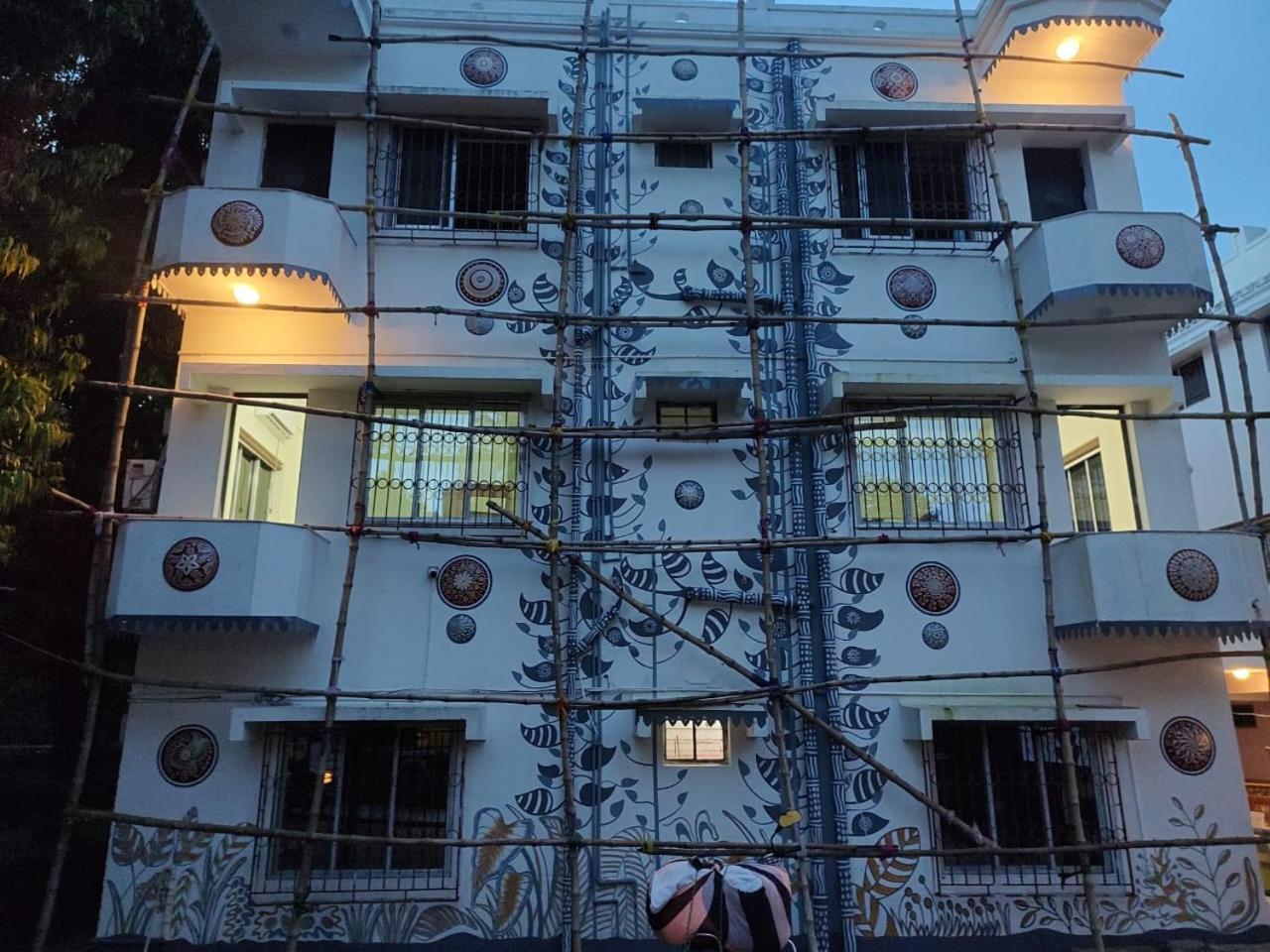 Hotel Kolam ชานตี นิเคทัน ภายนอก รูปภาพ